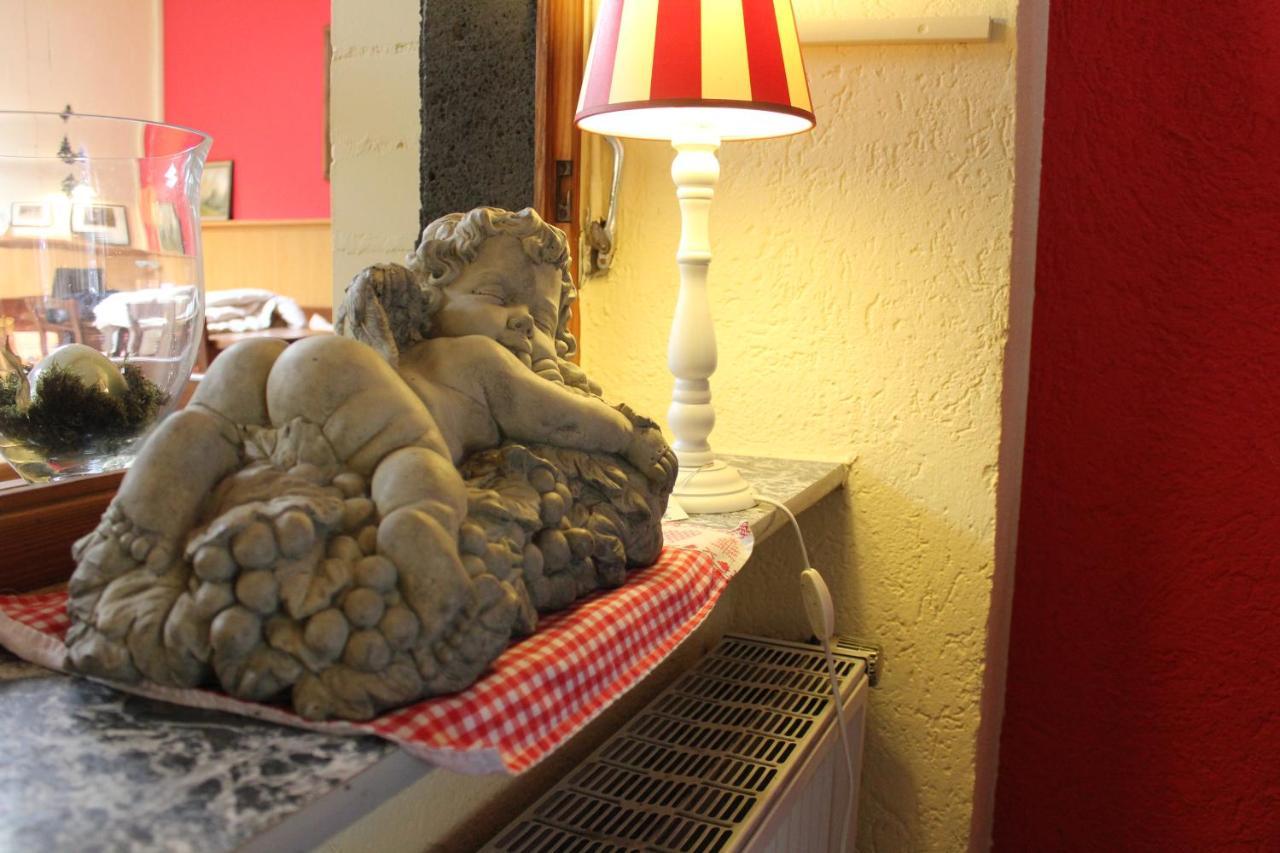 Weinstube Bycastors Hotel Treis-Karden Kültér fotó